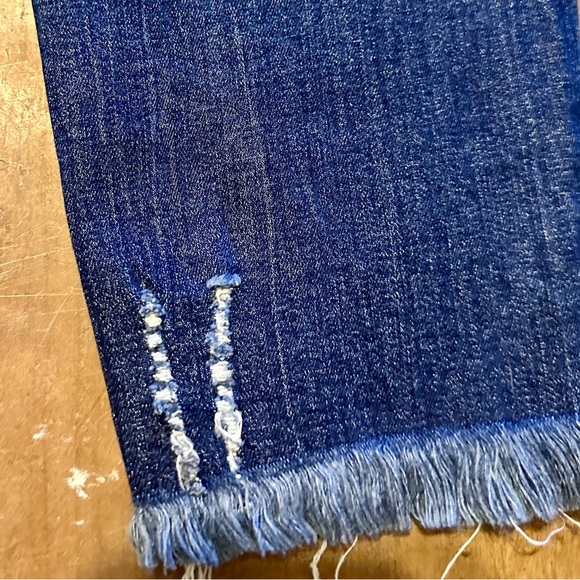 Mid Rise Distressed Ankle Crop Jeans - Picture 9 of 14